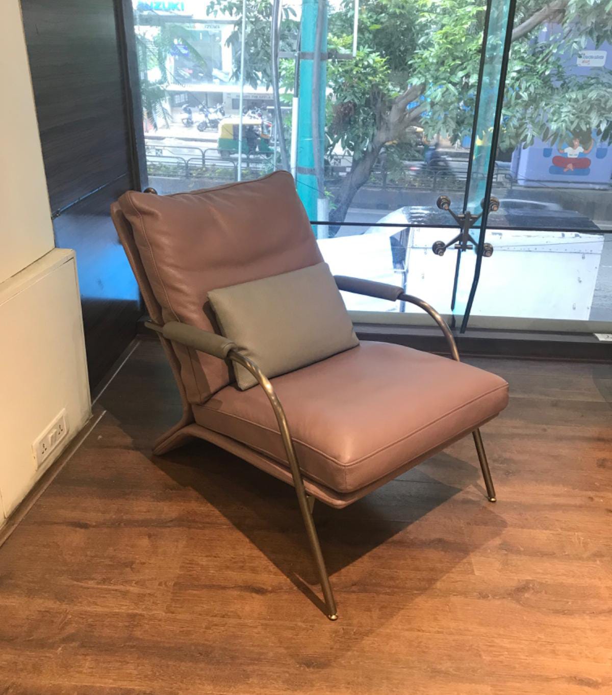 A9613 - ACCENT CHAIR - BTM