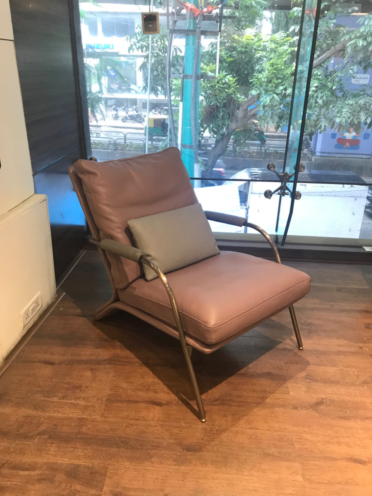 A9613 - ACCENT CHAIR - BTM