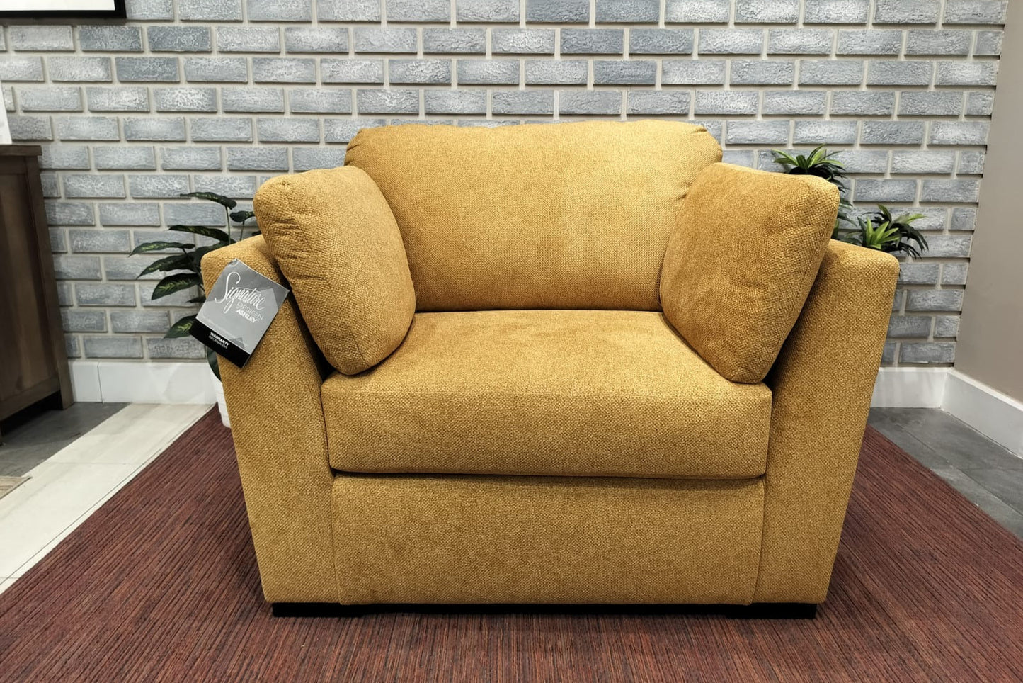 6750623 - ACCENT CHAIR - MUM