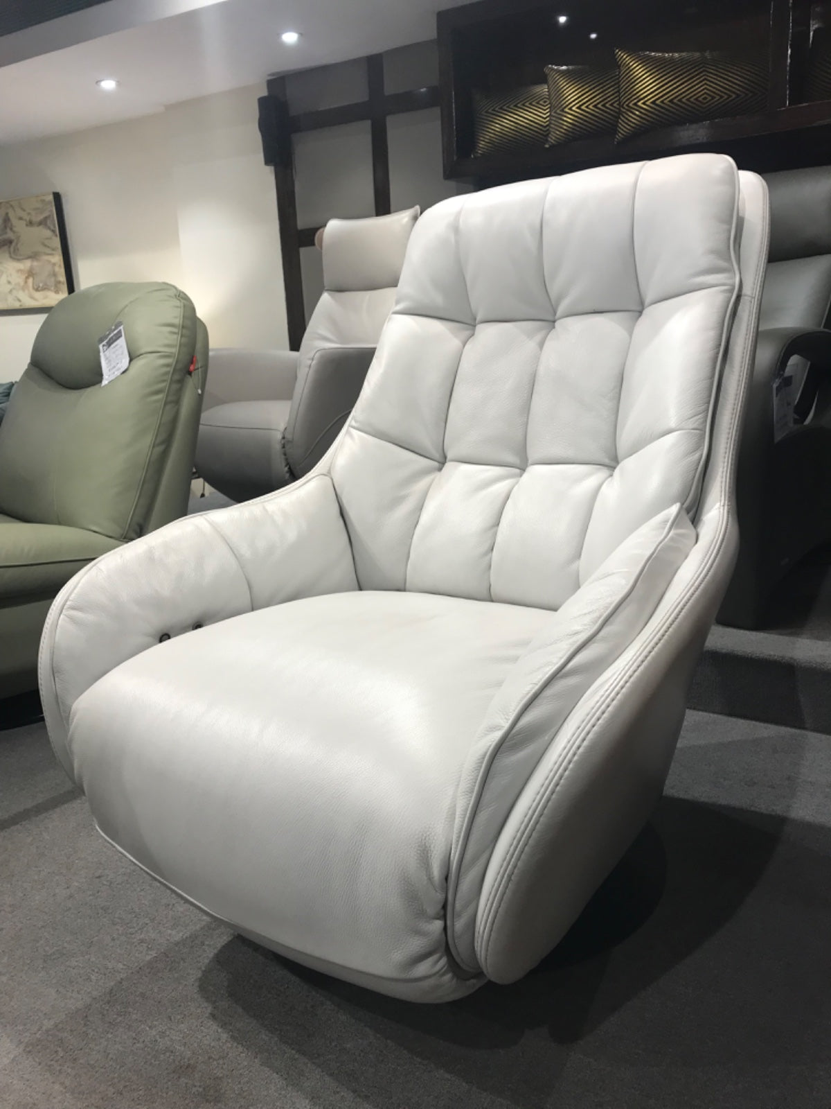 C244-F44 - ARM CHAIR RECLINER (ELECTRIC) - BTM