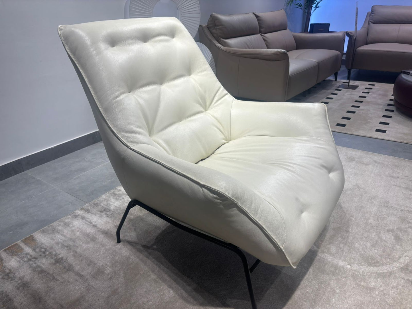 A1118(1) - ACCENT CHAIR - WFD