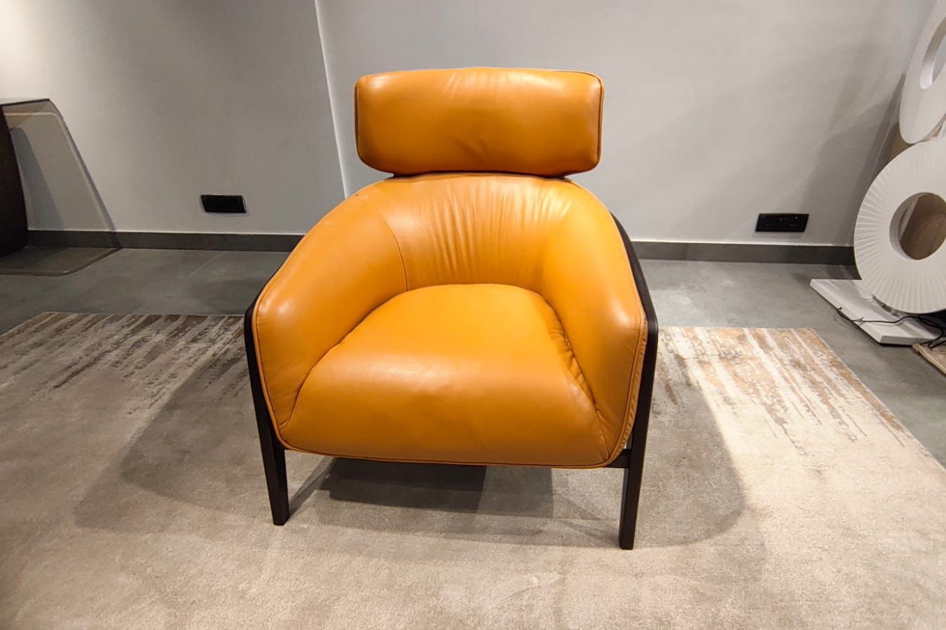 A993(1) - ACCENT CHAIR - WFD