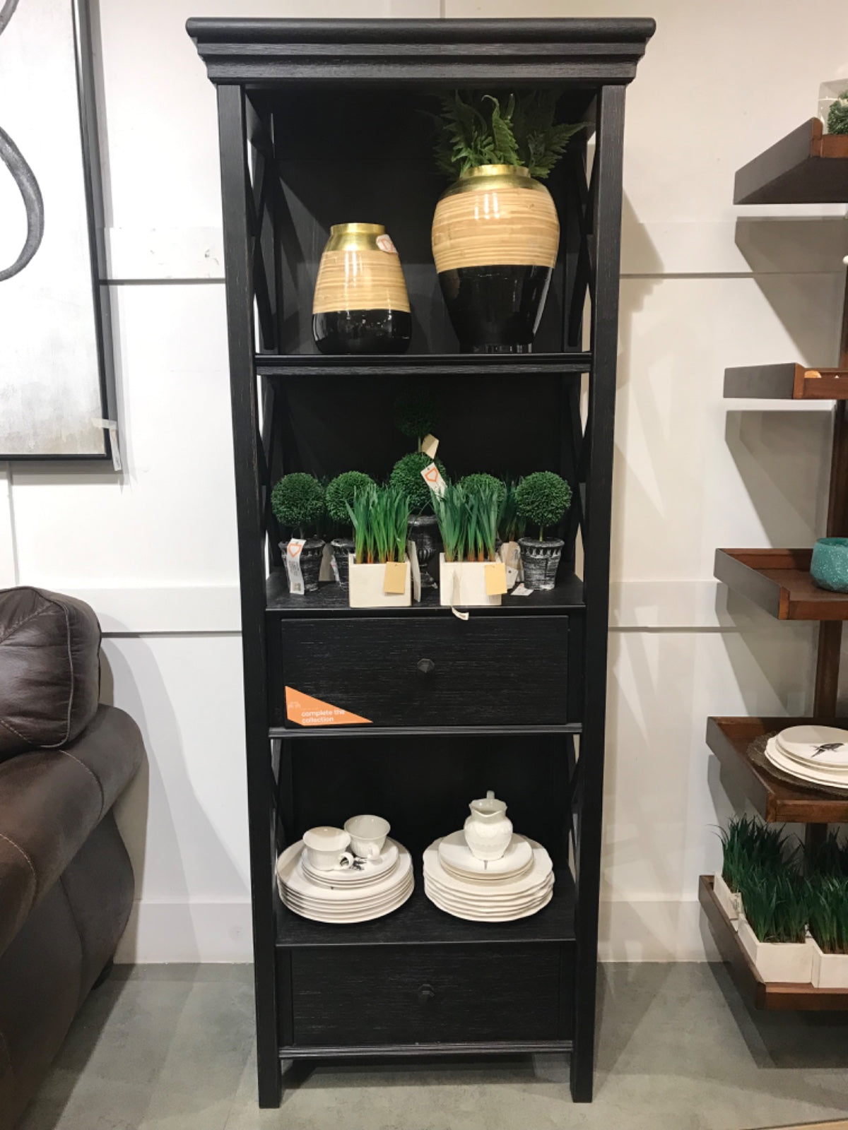 D736-76 - DISPLAY CABINET - BTM