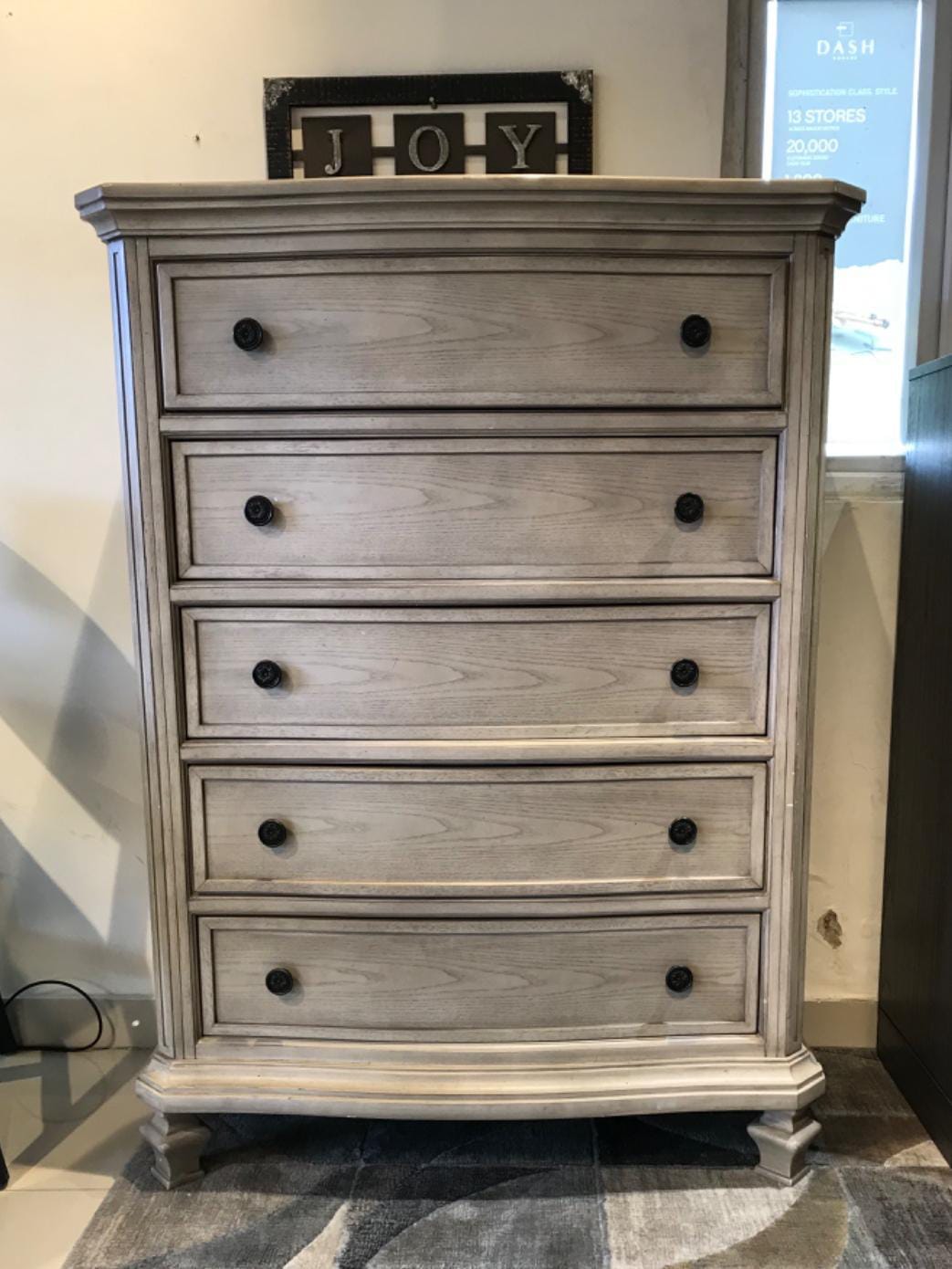 B693-46 - CHEST OF DRAWERS - BTM