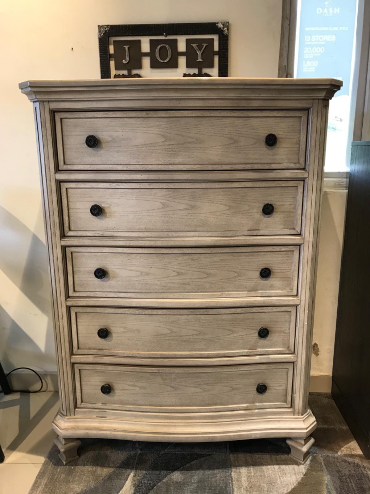 B693-46 - CHEST OF DRAWERS - BTM