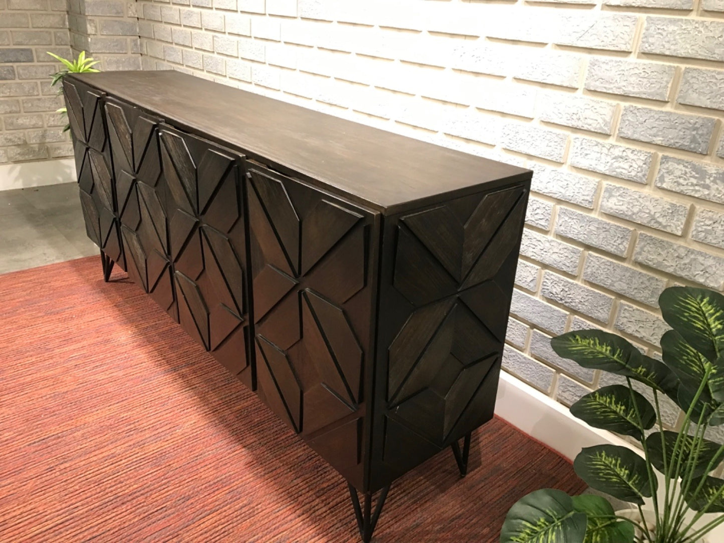 W648-68 - TV STAND - MUM