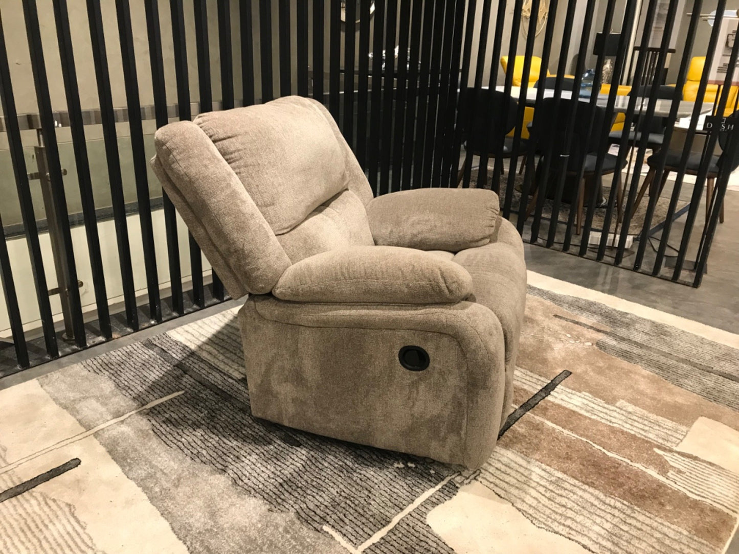 7650525 - 1 SEATER RECLINER(MANUAL) - MUM