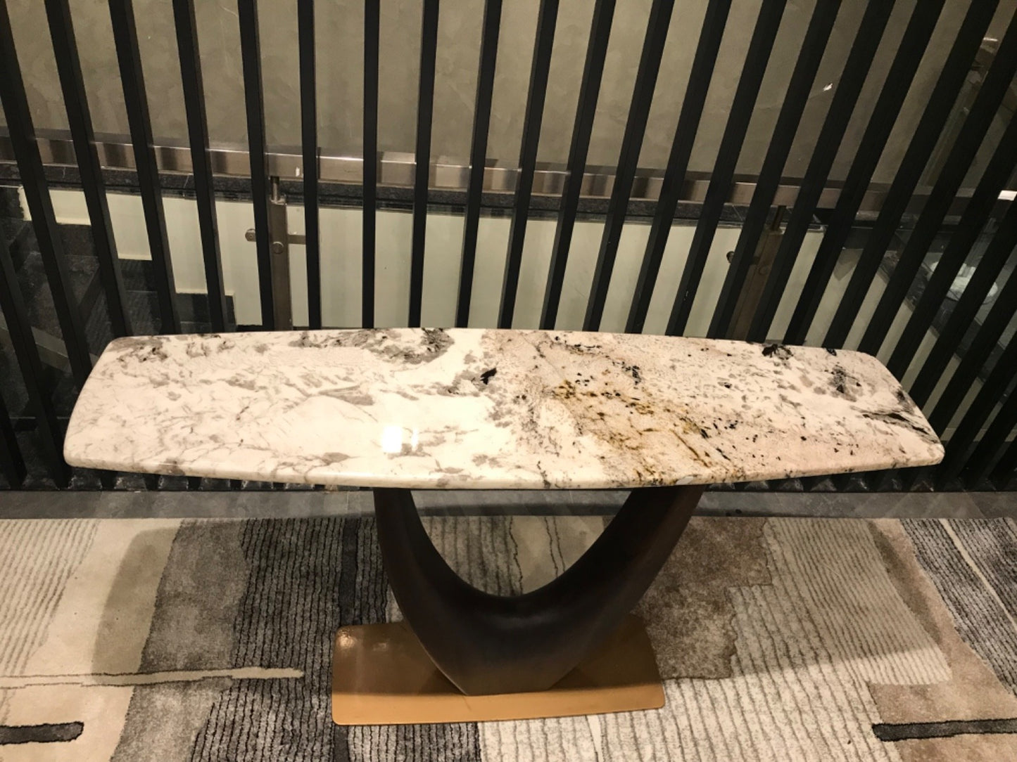 SC-01 - CONSOLE TABLE - MUM