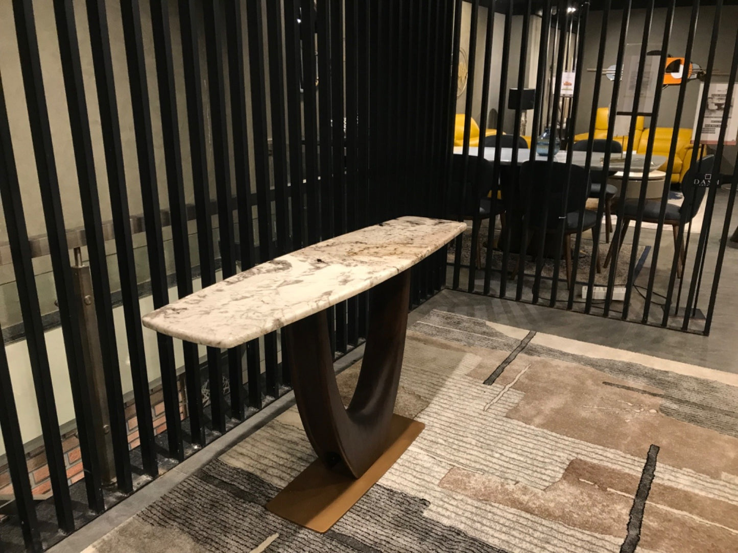 SC-01 - CONSOLE TABLE - MUM