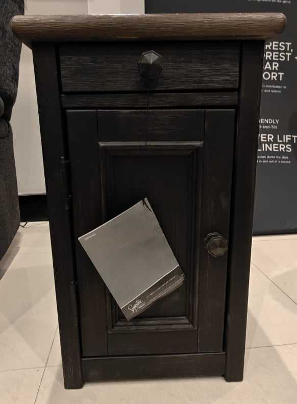 T736-7 - END TABLE - MDP