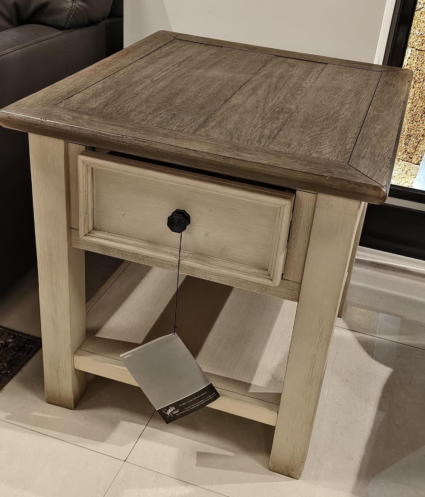 T637-3 - END TABLE - MDP
