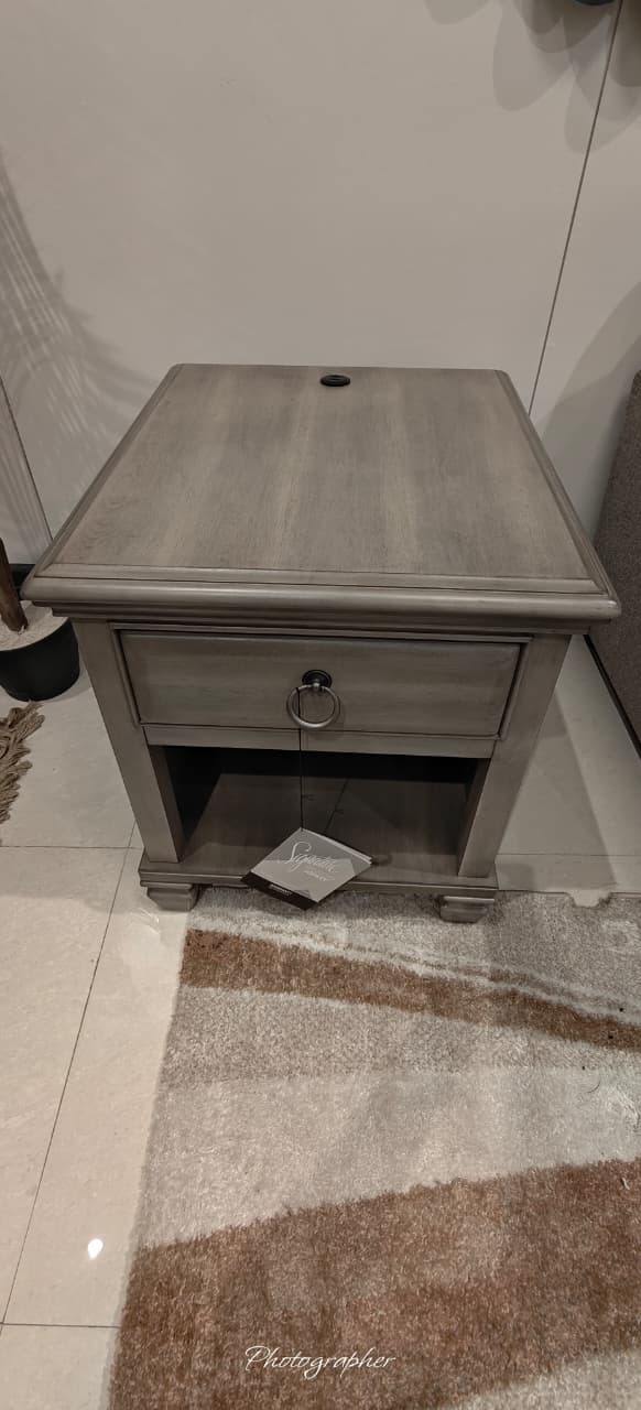 T924-3 - END TABLE - MDP