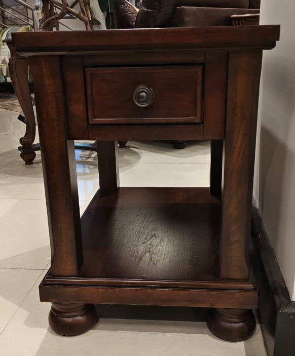 T697-3 - END TABLE - MDP