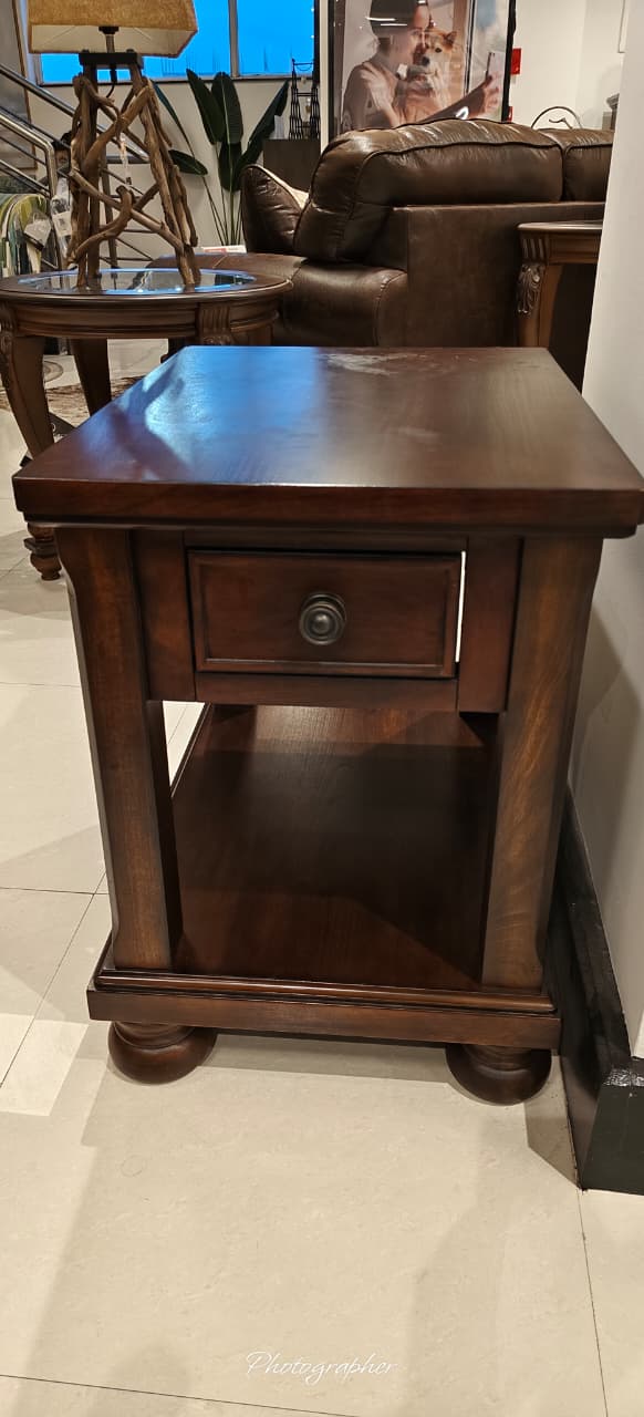 T697-3 - END TABLE - MDP