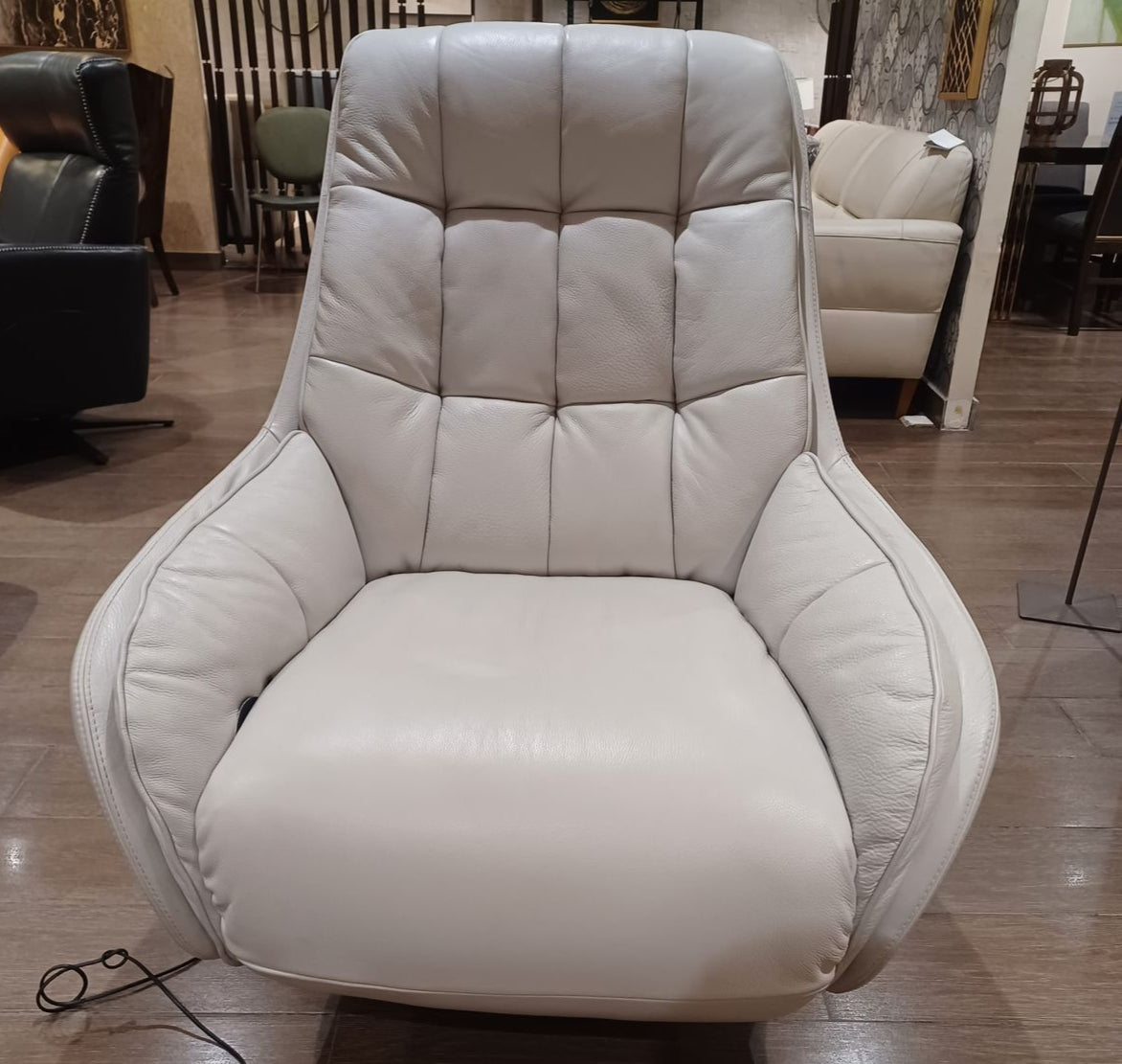C244-F44 - ARM CHAIR RECLINER(ELECTRIC) - WFD