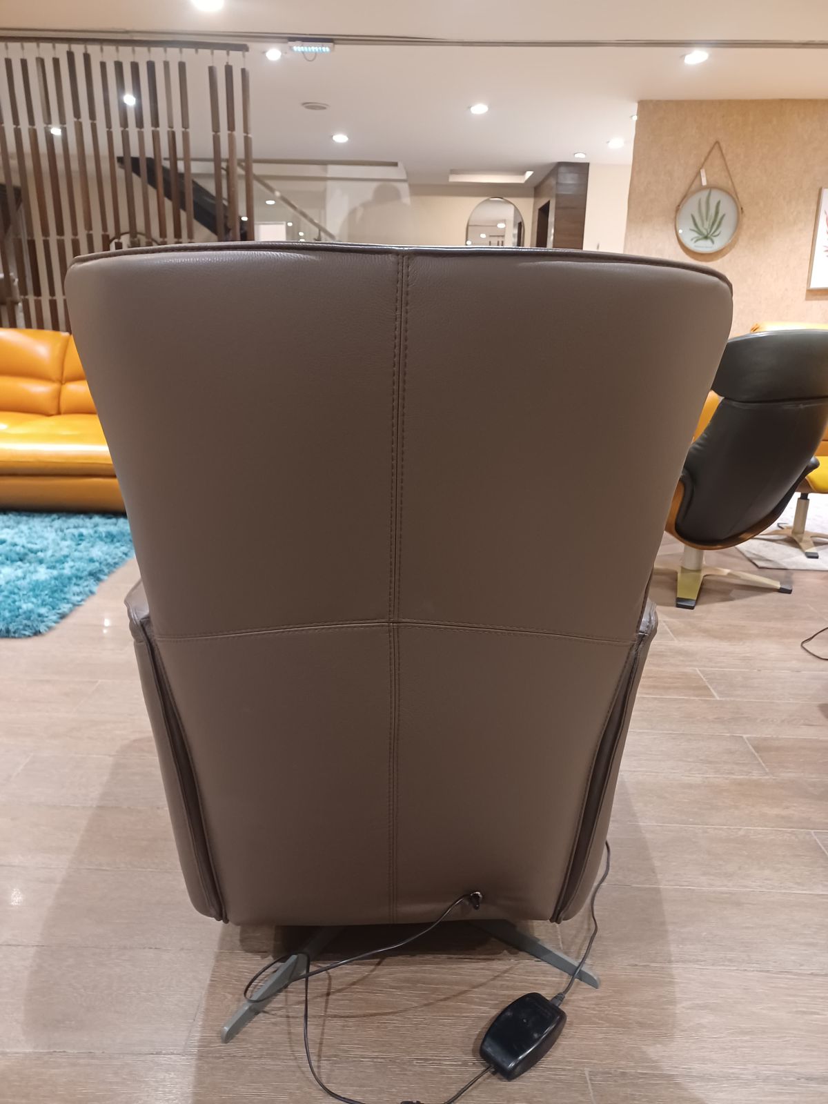 C243-F44(1) - ARM CHAIR RECLINER(ELECTRIC) - WFD
