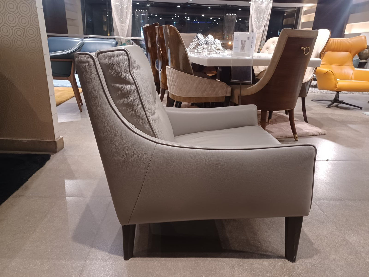 C011 - ACCENT CHAIR - WFD