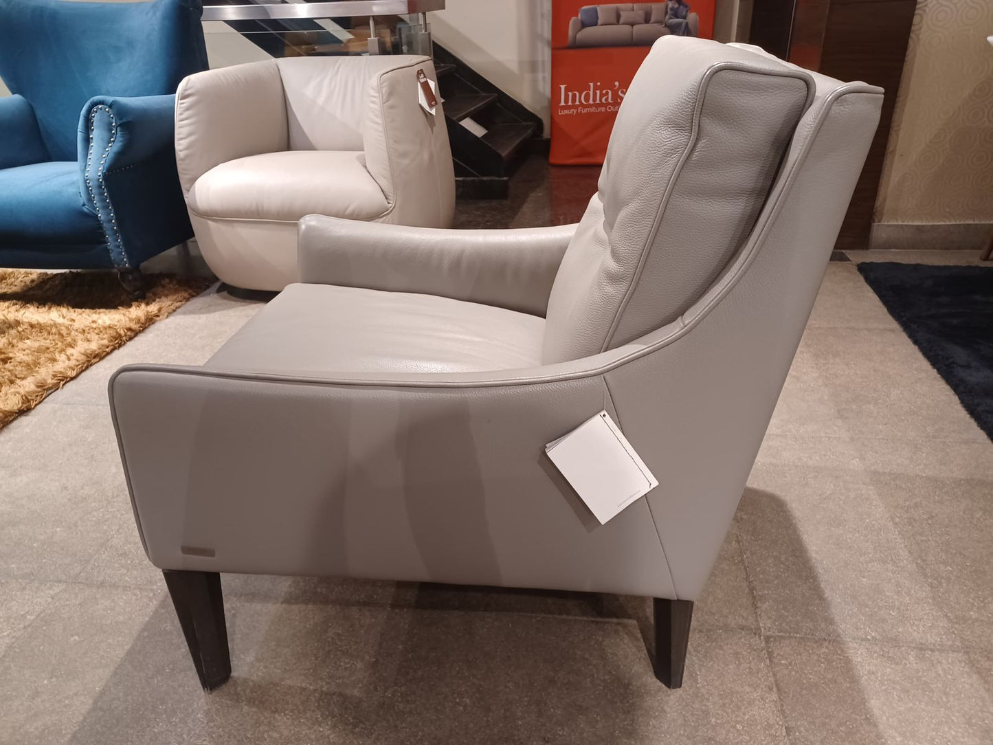 C011 - ACCENT CHAIR - WFD