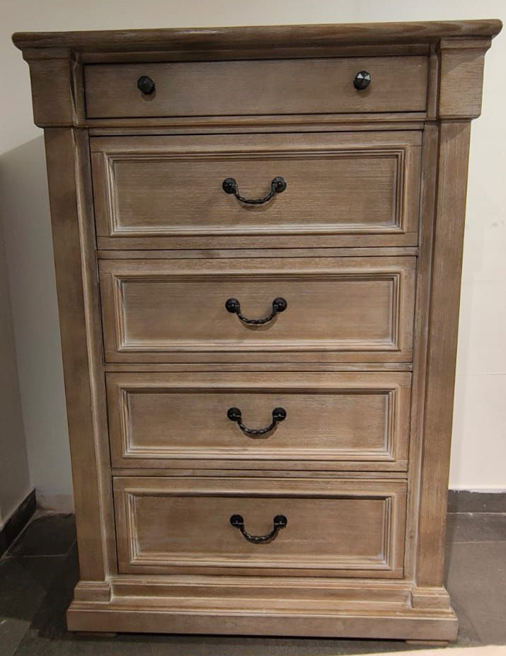 B799-46 - CHEST OF DRAWERS - WFD