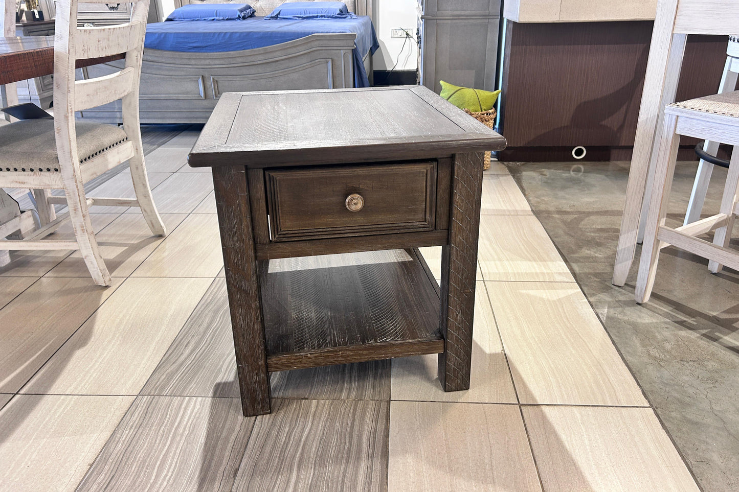 T648-3 - END TABLE - BWDA
