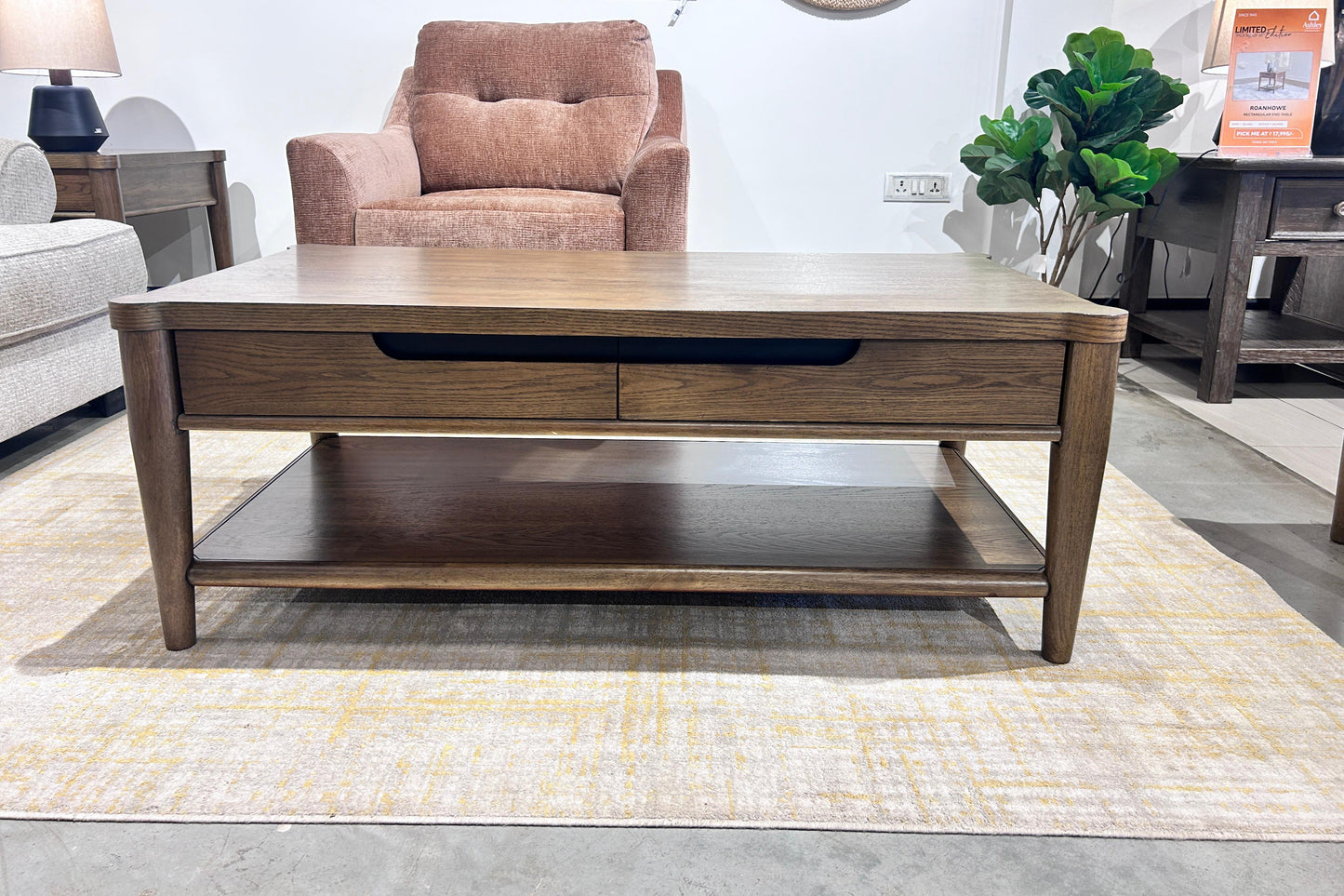 T769-1 - CENTRE TABLE - BWDA