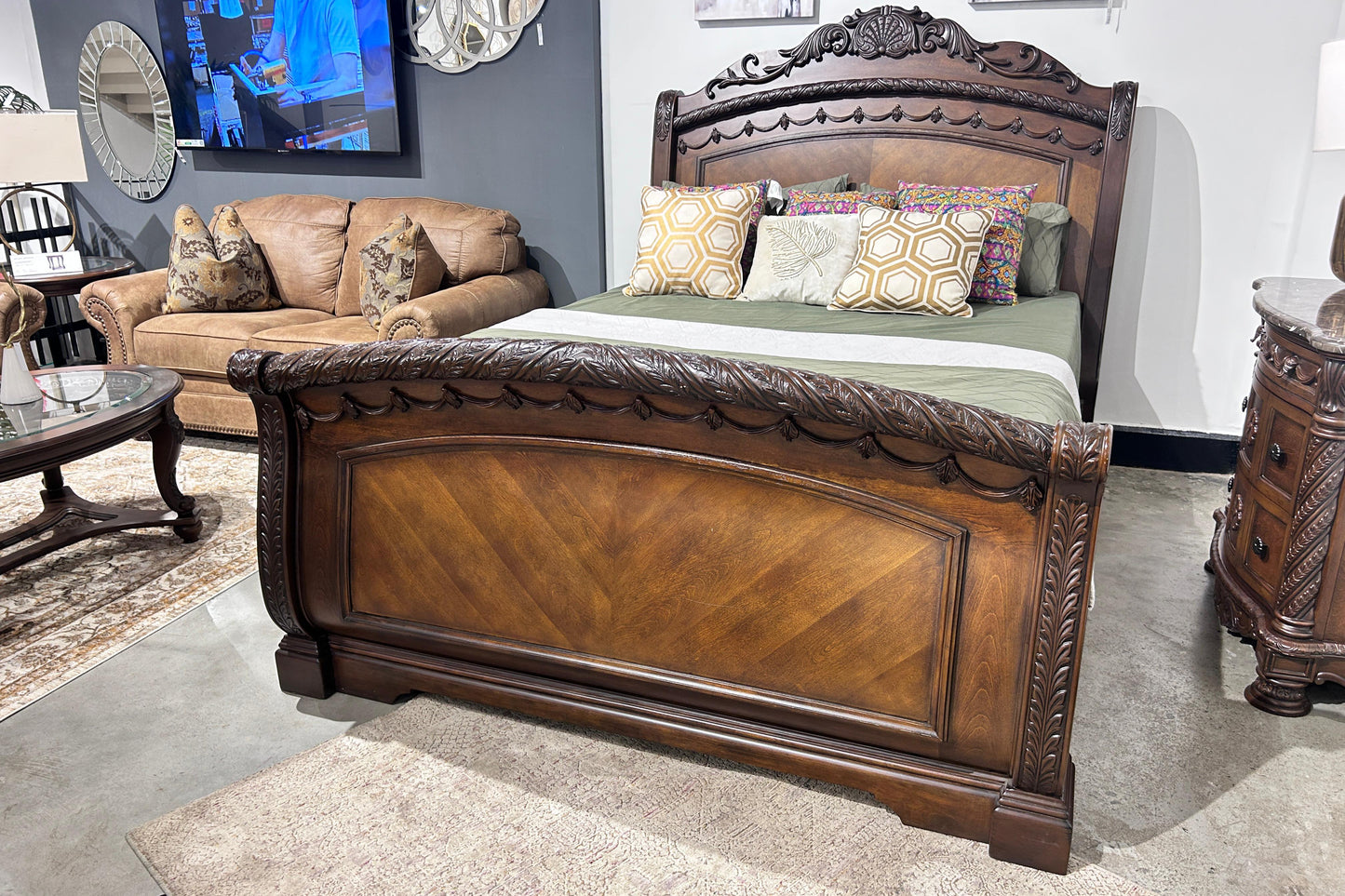 B553-74+75+77 - QUEEN SLEIGH BED - BWDA