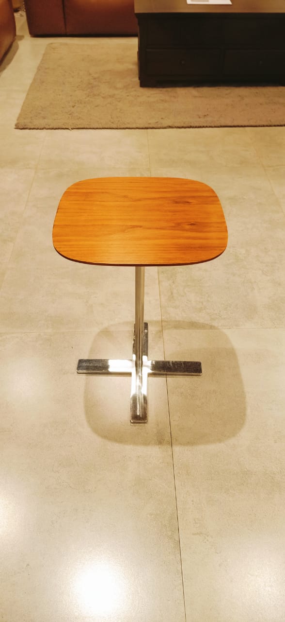 CT-296A - SIDE TABLE - OUTLET
