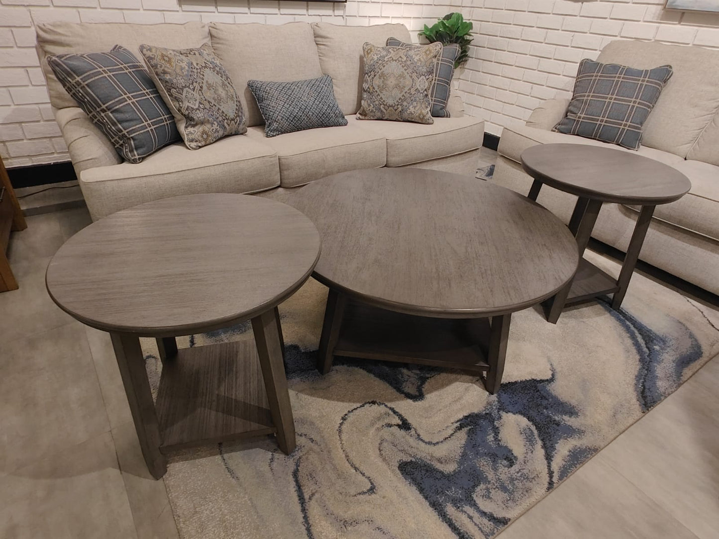T188-13 - TABLE SET - BWDA