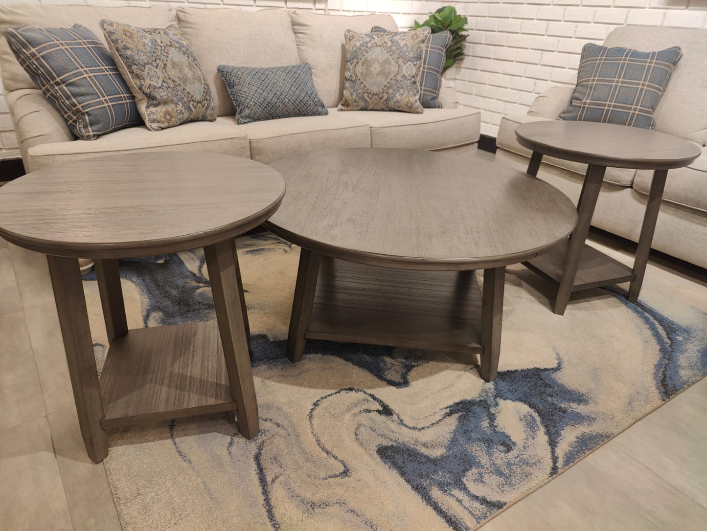T188-13 - TABLE SET - BWDA