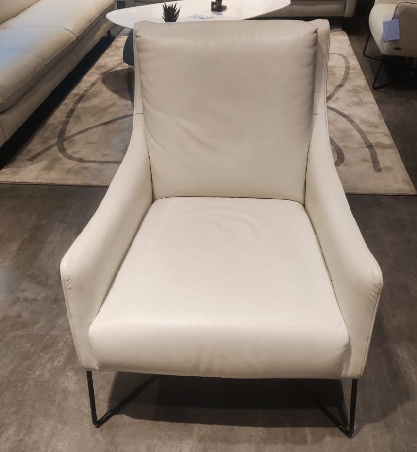 B903-003-10-10B - ARM CHAIR - STJ