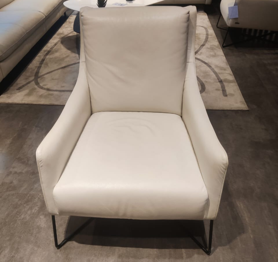 B903-003-10-10B - ARM CHAIR - STJ