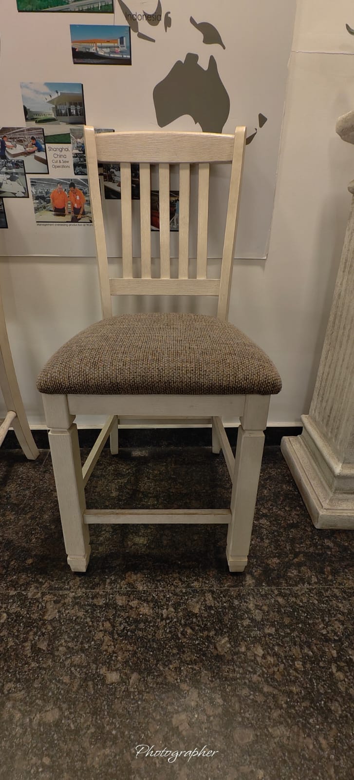 D647-124(1) - BARSTOOL - MDP