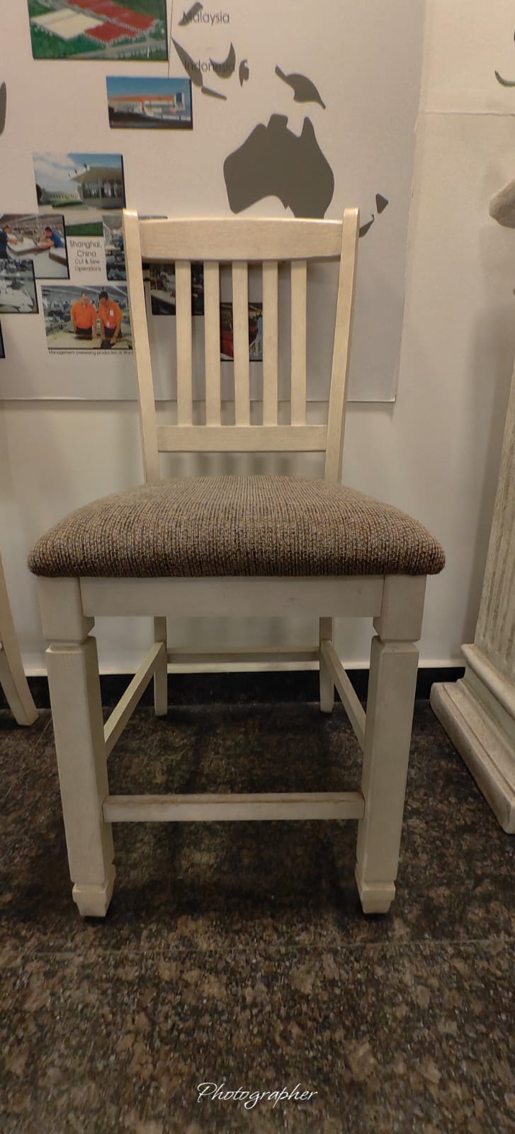 D647-124(1) - BARSTOOL - MDP