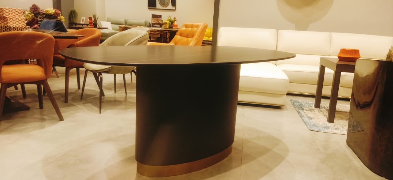 D5800-55B+55T - DINING TABLE - OUTLET