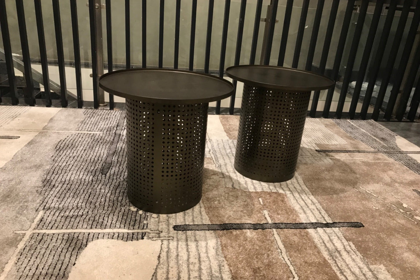 450B(2) - SIDE TABLE - MUM