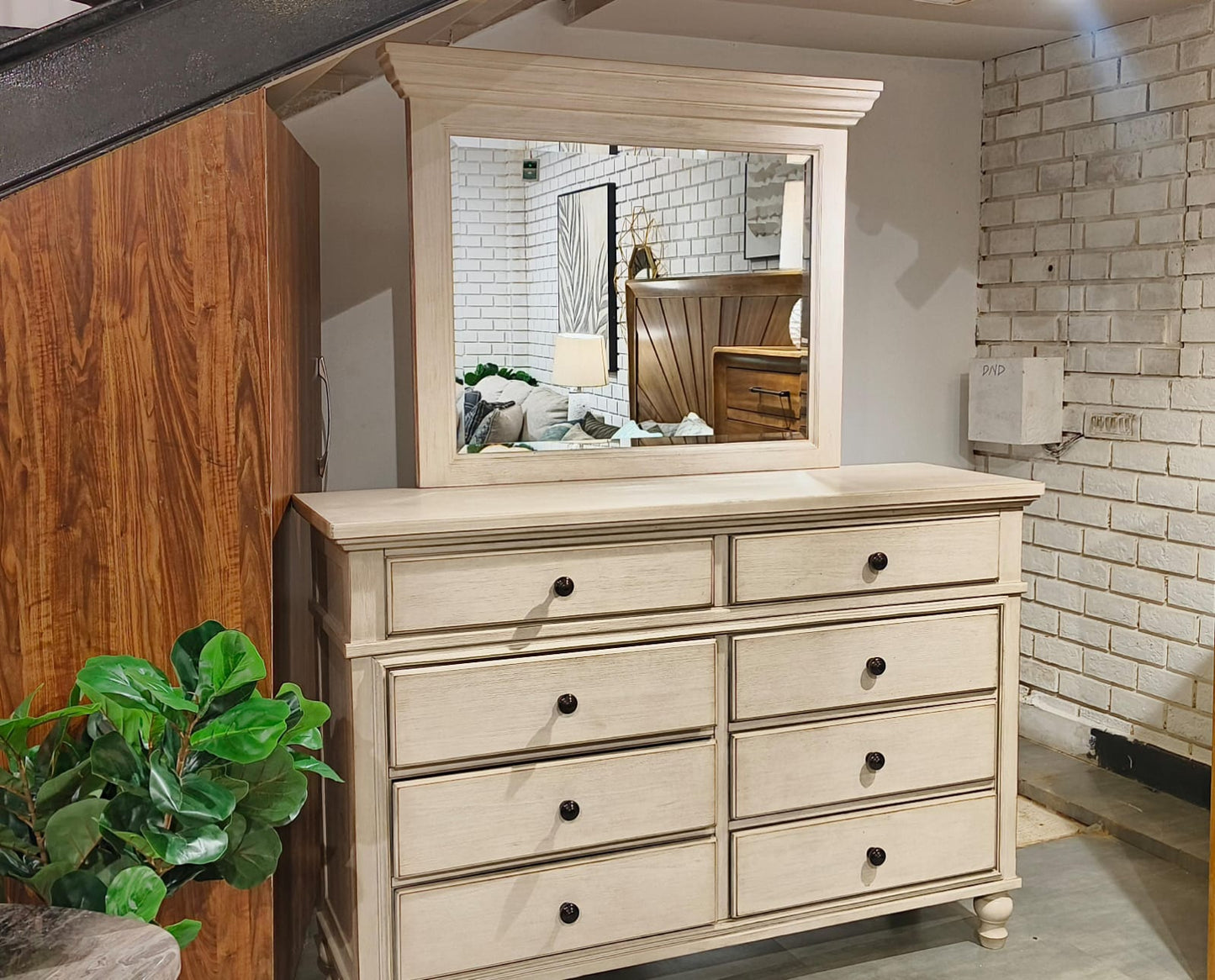 B712-31+36 - DRESSER AND MIRROR - BWDA