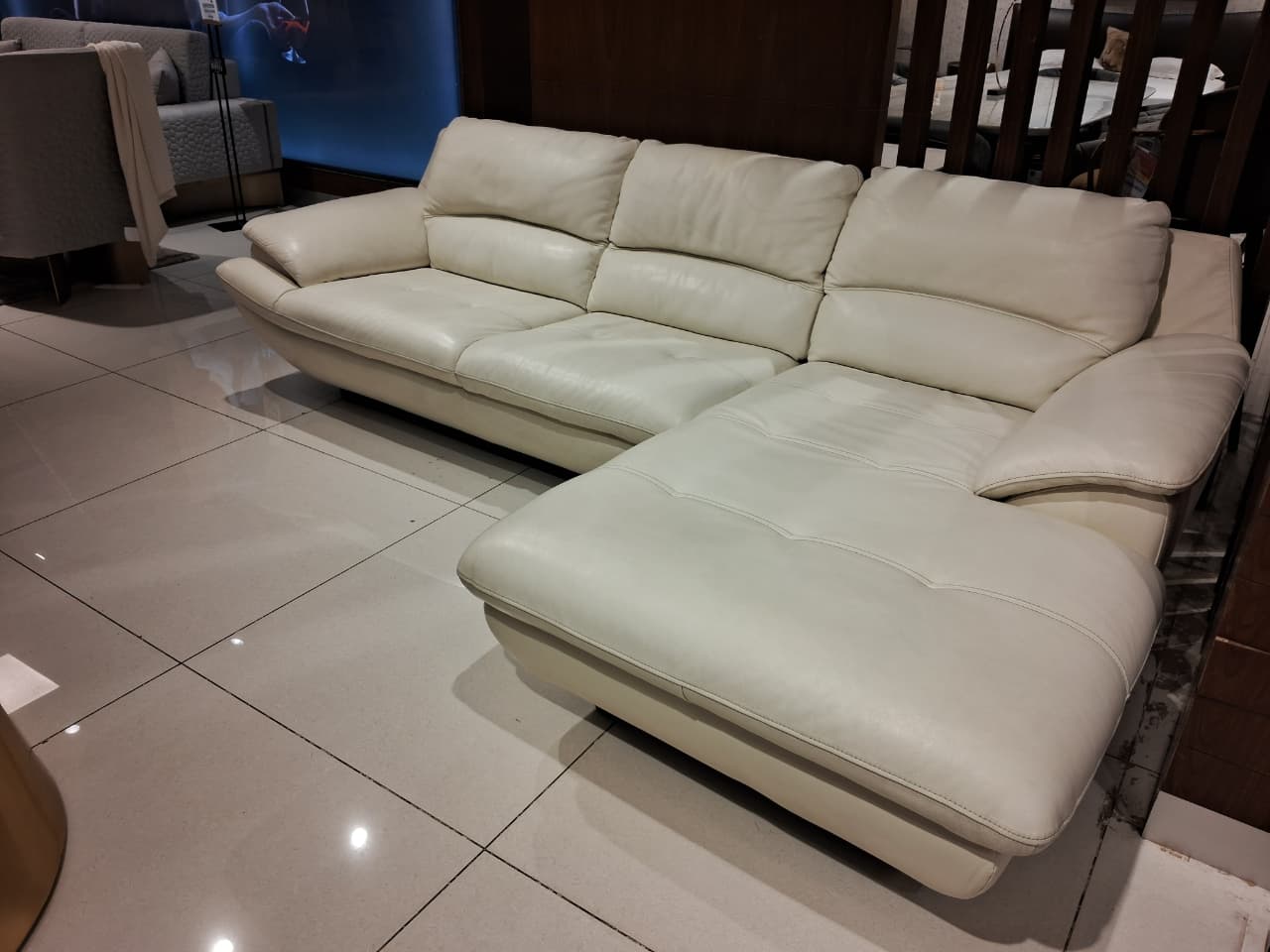 1235 - 3 SEATER+CHAISE - BH