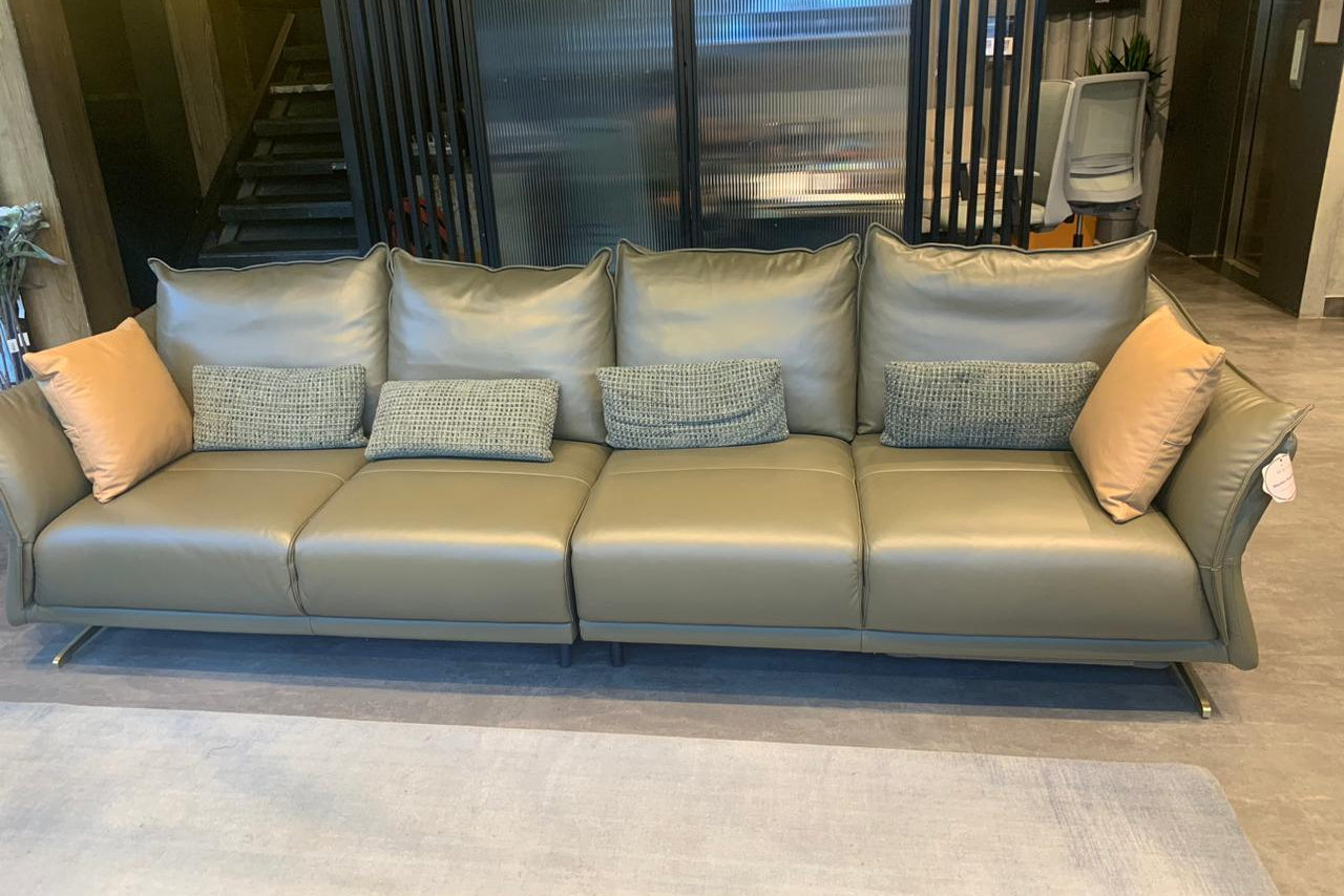 9615(1) - 4 SEATER - STJ