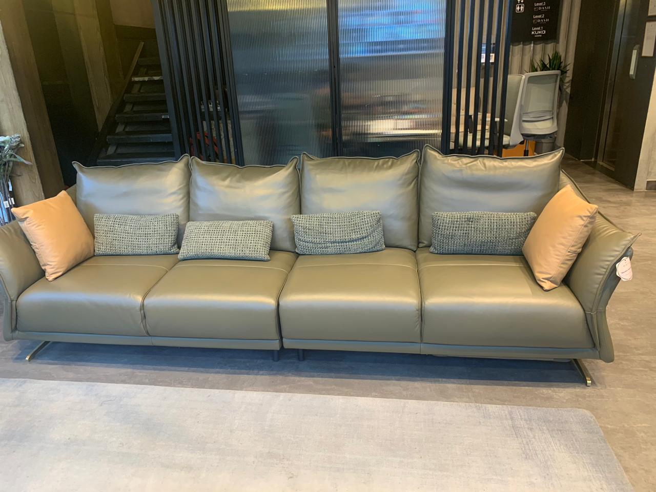 9615(1) - 4 SEATER - STJ