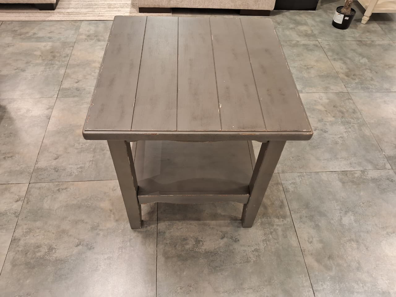 T784-1 - END TABLE - BH