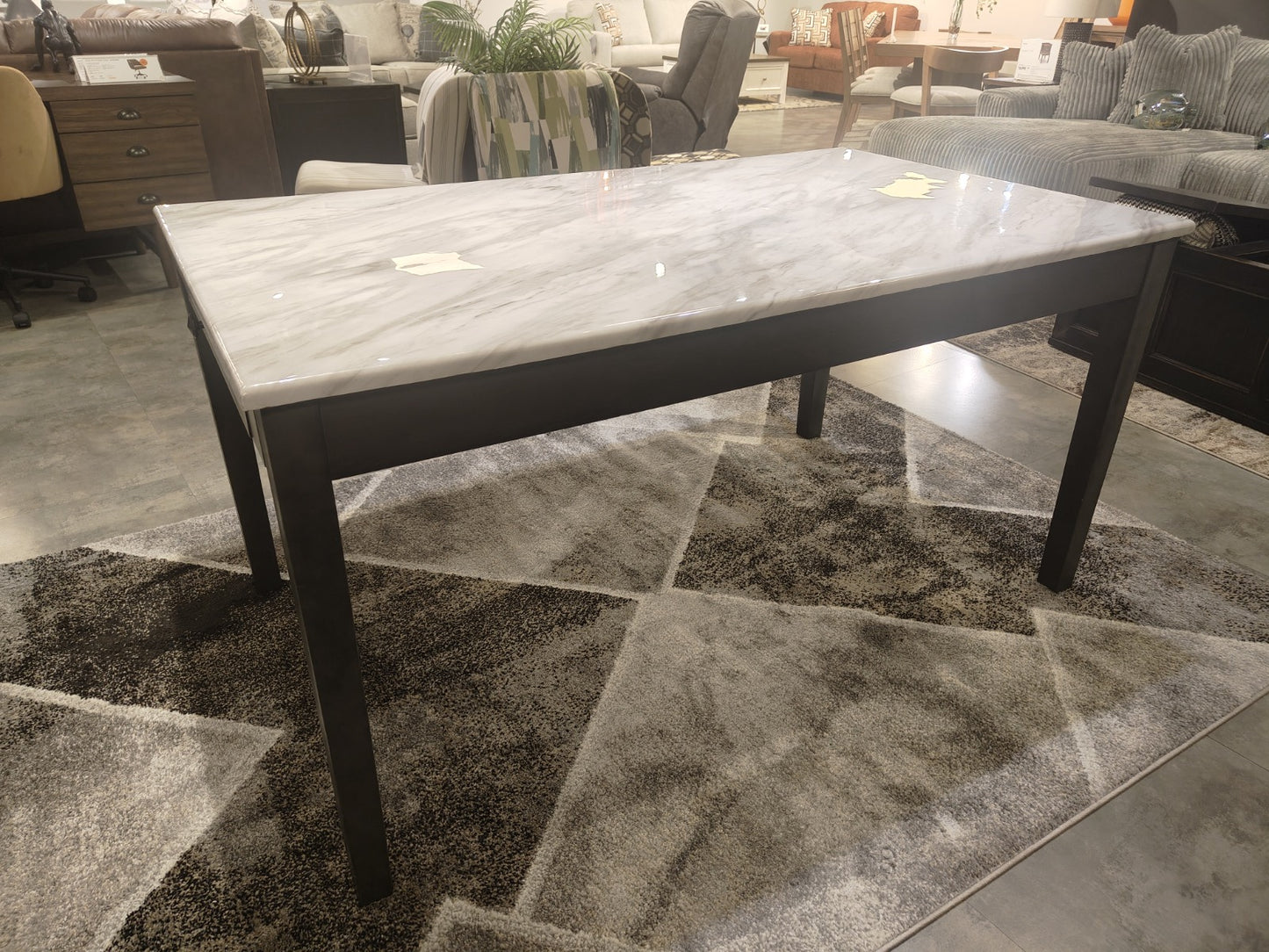 D464-25-01 - DINING SET - CBD