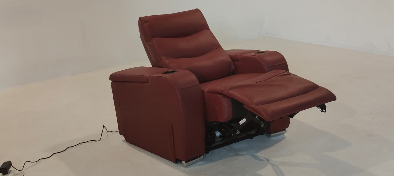 3366(1) - 1 SEATER RECLINER(ELECTRIC) - OUTLET