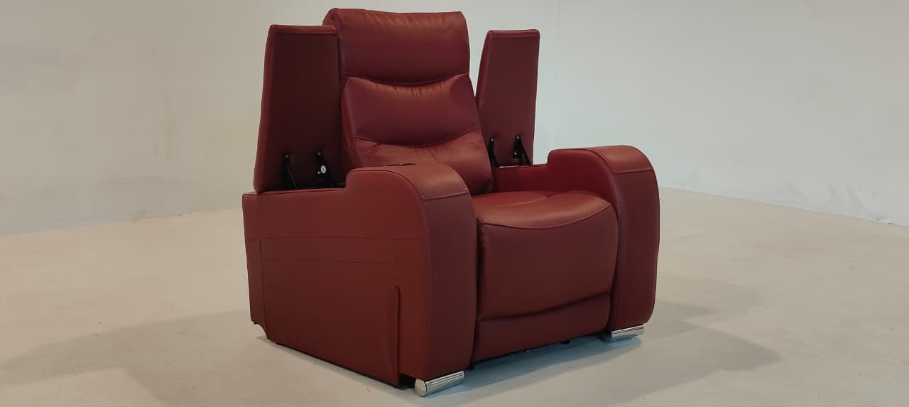 3366(1) - 1 SEATER RECLINER(ELECTRIC) - OUTLET