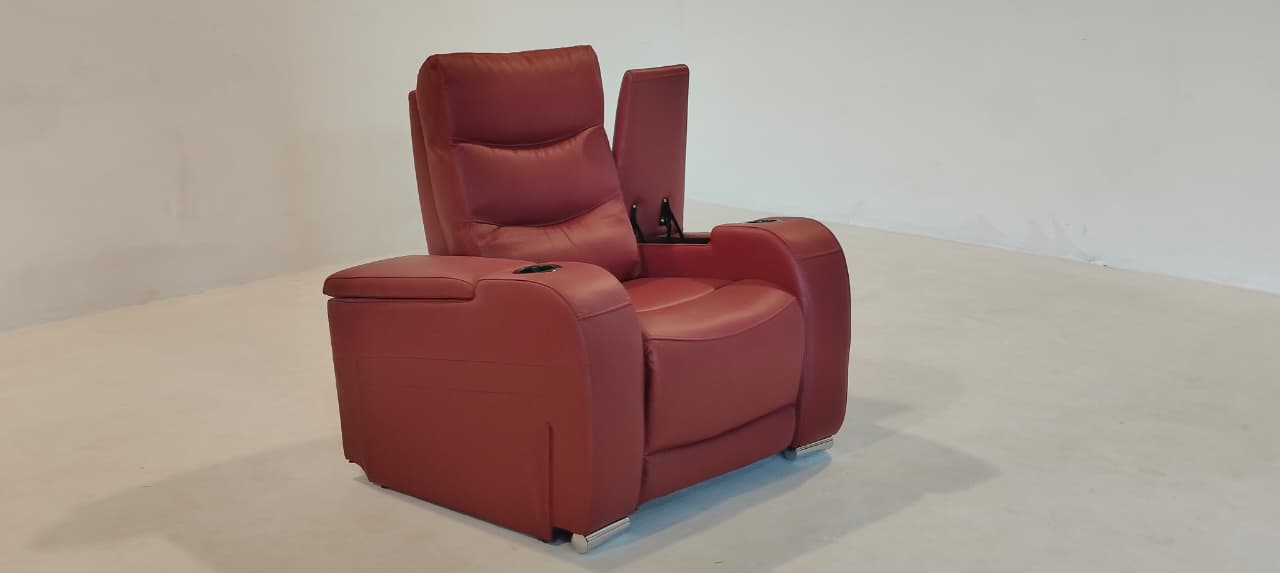 3366(1) - 1 SEATER RECLINER(ELECTRIC) - OUTLET