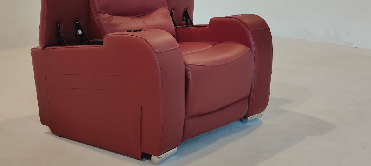 3366(1) - 1 SEATER RECLINER(ELECTRIC) - OUTLET