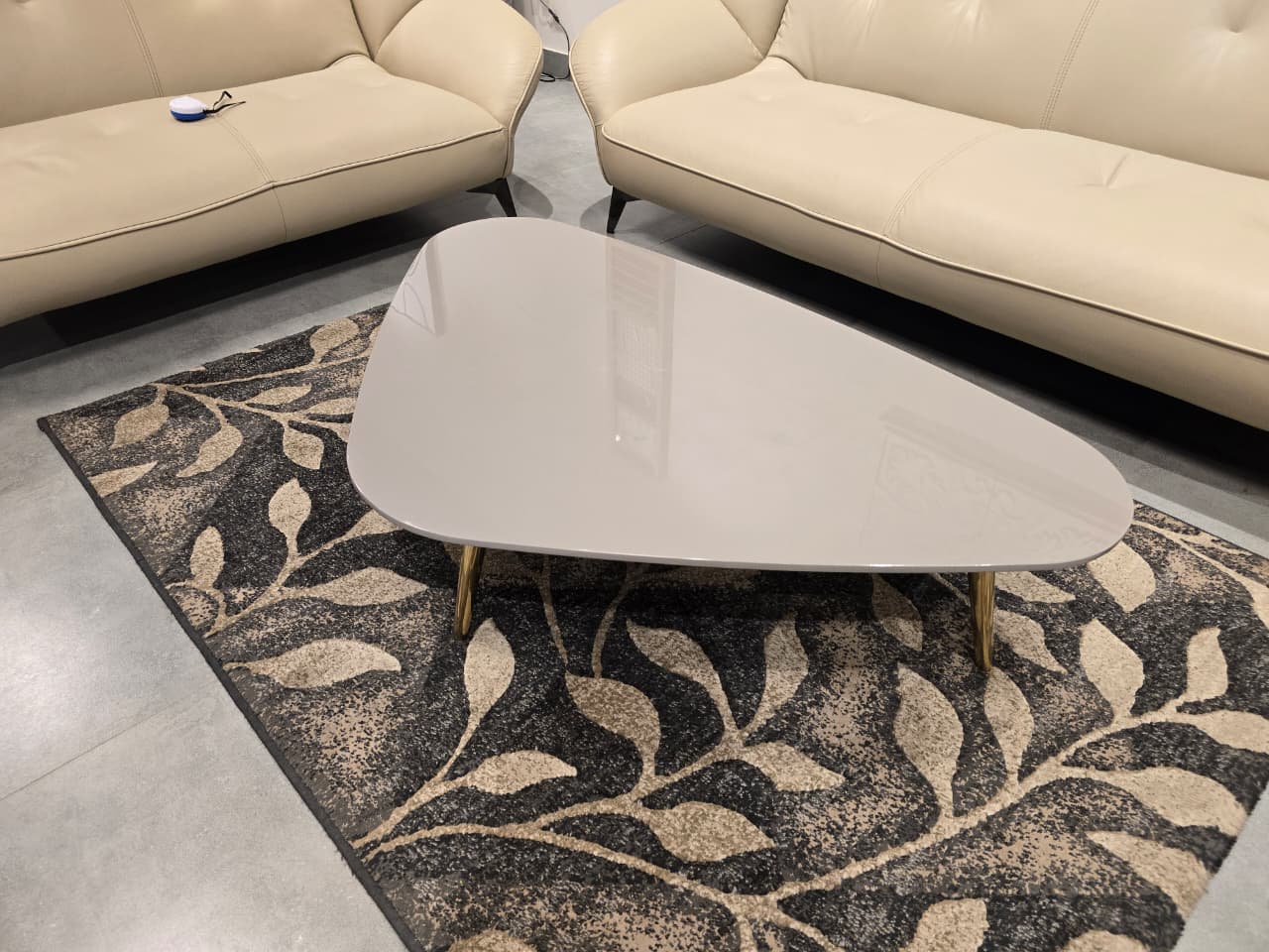 XL-08E1 - COFFEE TABLE - OUTLET
