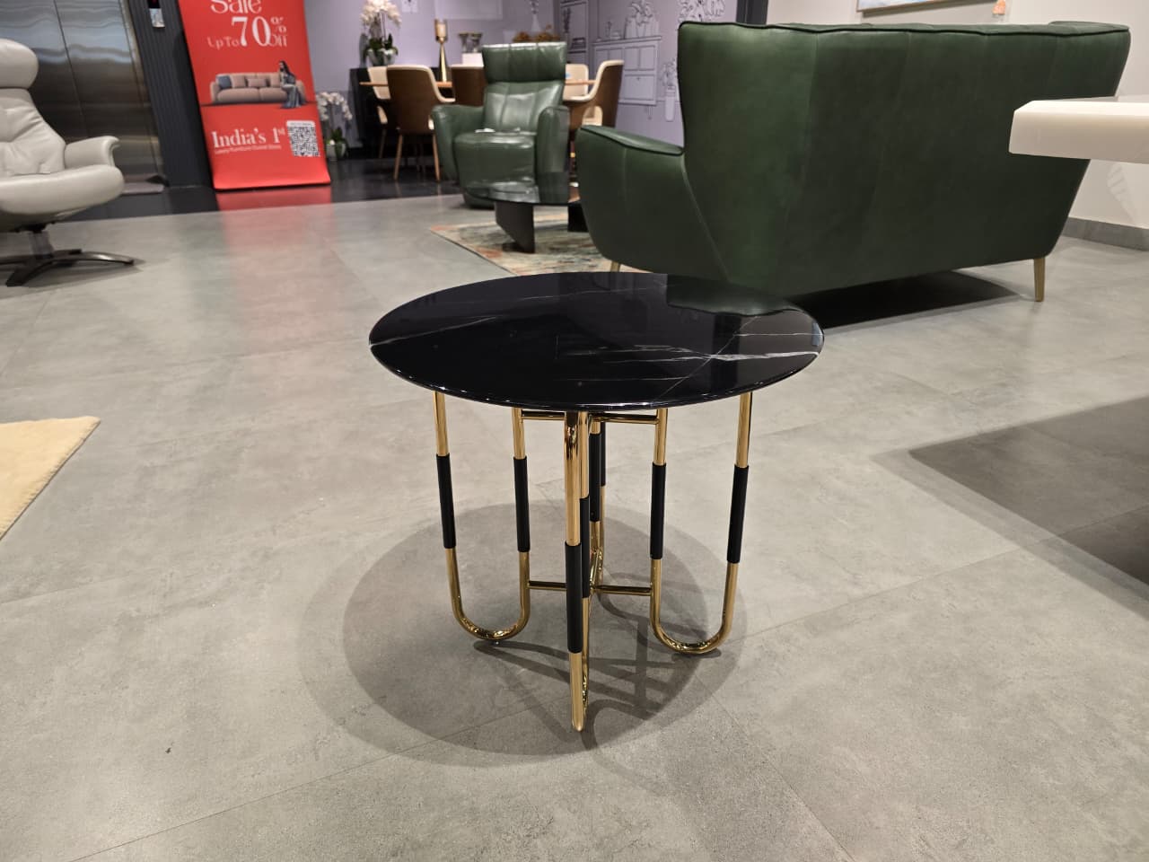 ST-2275 - END TABLE - OUTLET