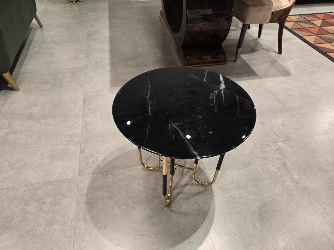 ST-2275 - END TABLE - OUTLET
