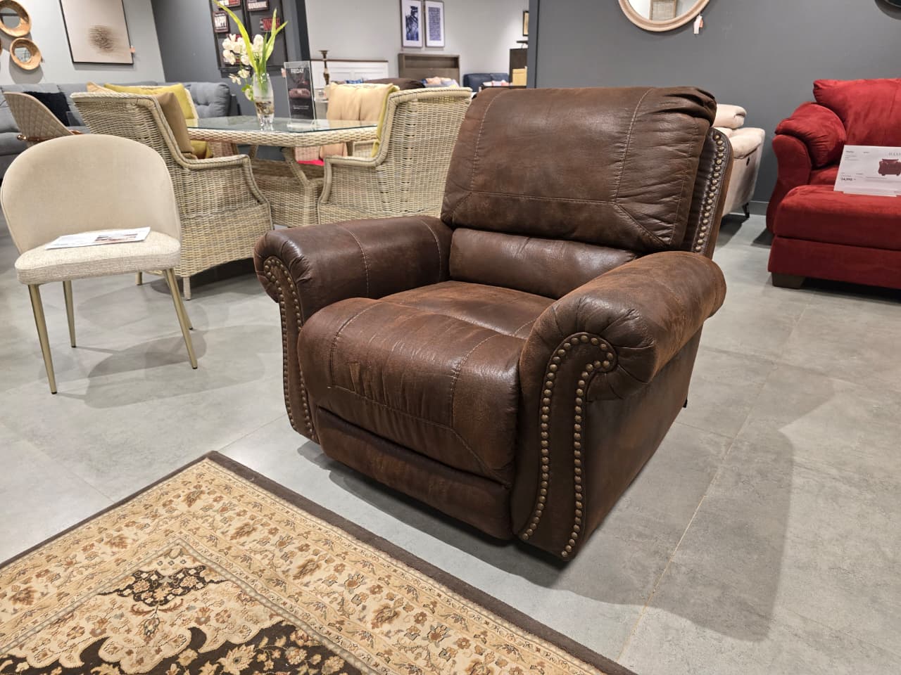 8000325 - 1 SEATER RECLINER(MANUAL) - OUTLET