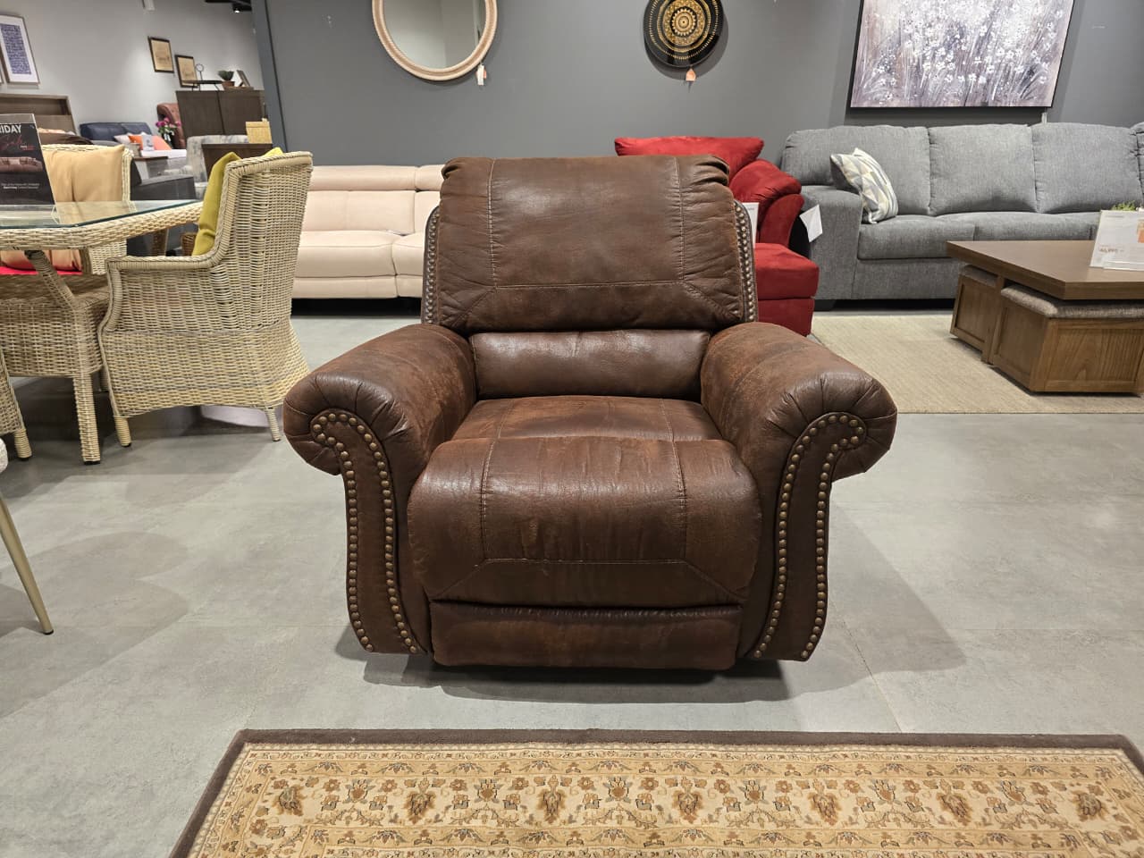 8000325 - 1 SEATER RECLINER(MANUAL) - OUTLET
